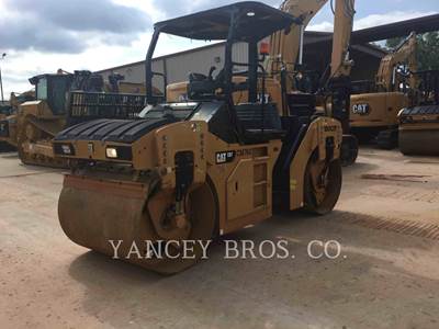 Caterpillar CB7 Smooth Drum Roller Compactor
