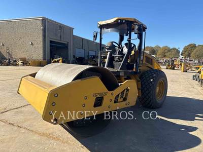 Caterpillar CS11GC Smooth Drum Roller Compactor