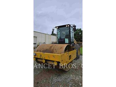 Caterpillar CS56B Smooth Drum Roller Compactor
