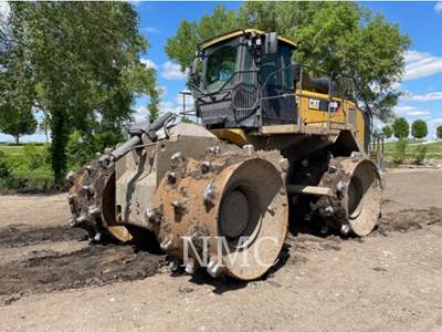 Caterpillar 826K Landfill Compactor