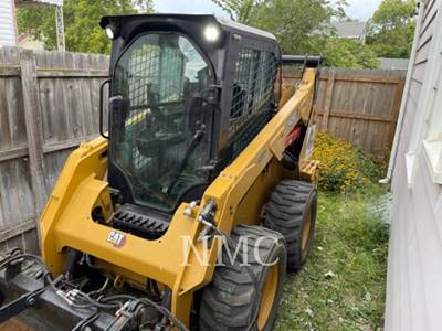 Caterpillar 242D3 Skid Steer