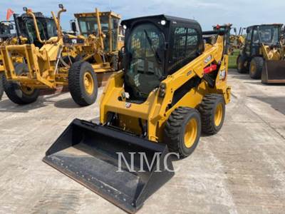 Caterpillar 242D3 Skid Steer