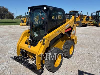 Caterpillar 242D3 Skid Steer
