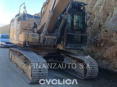 Caterpillar 323FL Excavator