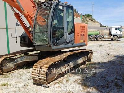 Hitachi ZX225 Excavator