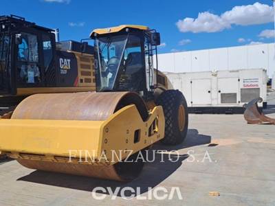 Caterpillar CS12GC Smooth Drum Roller Compactor