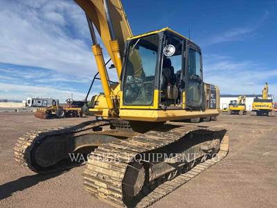 Komatsu PC270LC-8 Excavator