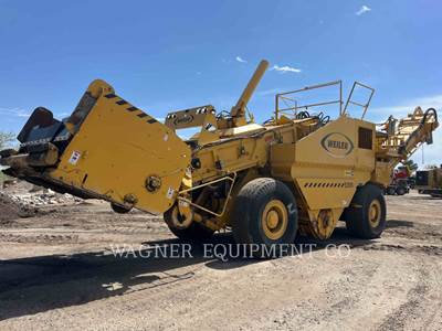 Weiler E2850 Remixing Transfer Vehicle