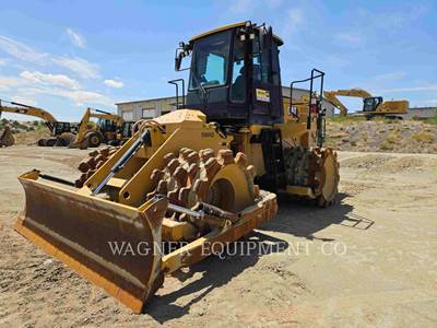 Caterpillar 815 Soil Compactor