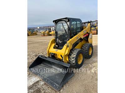 Caterpillar 242D3 Skid Steer