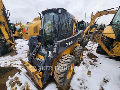 John Deere 324G Skid Steer