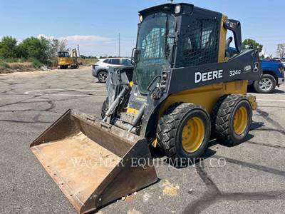 John Deere 324G Skid Steer