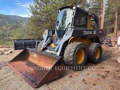 John Deere 332E Skid Steer