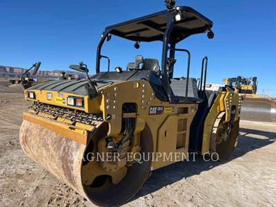 Caterpillar CB15 Smooth Drum Roller Compactor