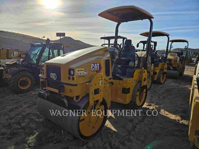 Caterpillar CB4.0 Smooth Drum Roller Compactor