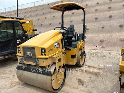 Caterpillar CB4.0 Smooth Drum Roller Compactor