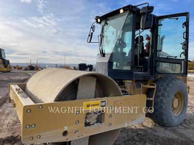 Caterpillar CS56B Smooth Drum Roller Compactor