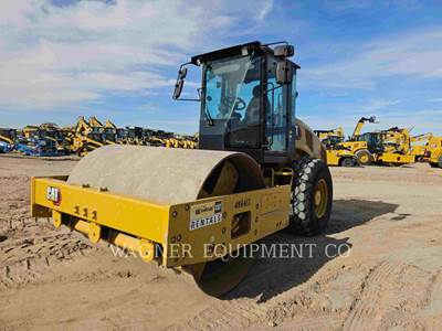 Caterpillar CS56B Smooth Drum Roller Compactor