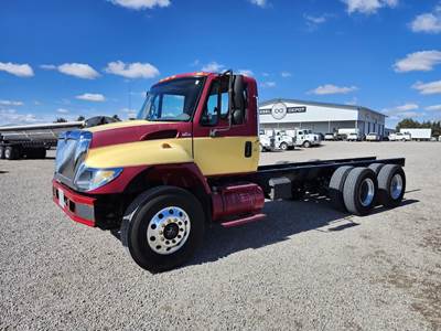 International WorkStar 7400 Tandem Axle Cab & Chassis Truck - 275HP, 6 Speed Allison Rds Automatic