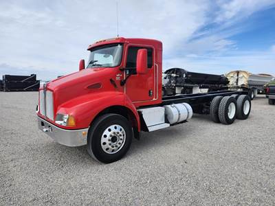 Kenworth T300 Tandem Axle Cab & Chassis Truck - Caterpillar, 250HP, 5 Speed Allison Rds Automatic
