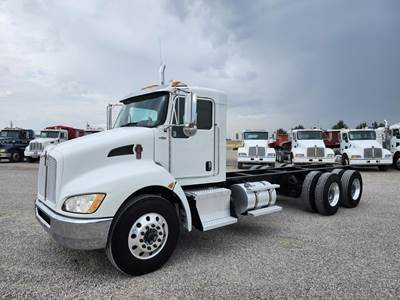 Kenworth T370 Tandem Axle Cab & Chassis Truck - Paccar, 350HP, 6 Speed Allison Rds Automatic