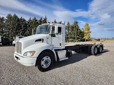Kenworth T370 Tandem Axle Cab & Chassis Truck - Paccar, 330HP, 6 Speed Allison Rds Automatic