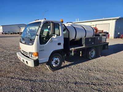 Isuzu NQR Single Axle Chemical Tank Truck - Automatic