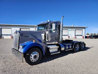 Kenworth W900 Day Cab Truck - Cummins 500HP, 18 Speed Manual