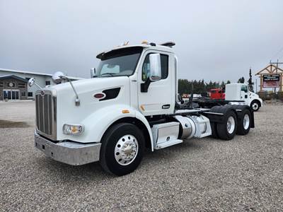 Peterbilt 567 Day Cab Truck - Paccar 455HP, 10 Speed Manual