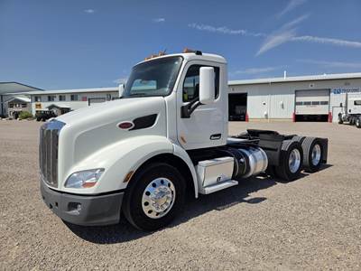 Peterbilt 579 Day Cab Truck - Paccar 430HP, 10 Speed Manual