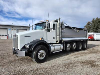 Kenworth T800 Quad Axle Dump Truck - Paccar 485HP, 18 Speed Manual, 18' Dump