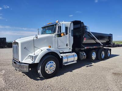 Kenworth T800 Tri Axle Dump Truck - Cummins 525HP, 18 Speed Manual, 17' Dump