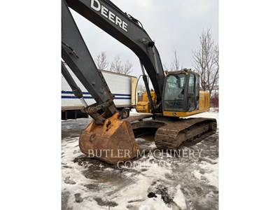 John Deere 240D LC Excavator