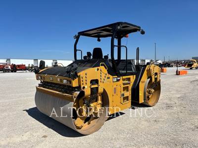 Caterpillar CB66B Smooth Drum Roller Compactor