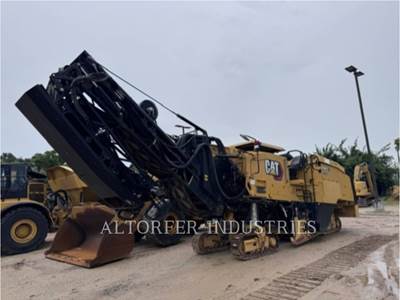 Caterpillar PM822 Track Cold Planer