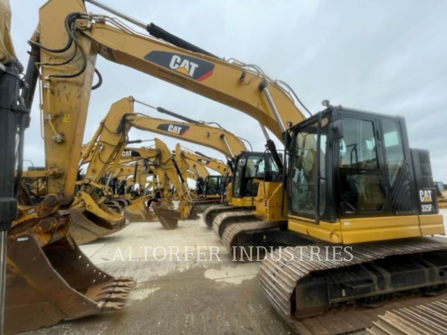 2019 Caterpillar 325FL CR Excavator For Sale, 2,825 Hours East Dundee, IL UN00509