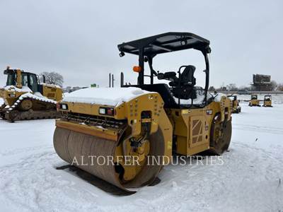 Caterpillar CB15 Smooth Drum Roller Compactor