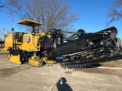 Caterpillar PM822 Asphalt Paver