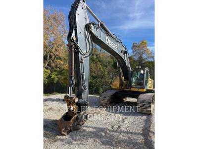 John Deere 470G LC Excavator