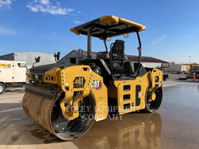 Caterpillar CB10-02 Smooth Drum Roller Compactor