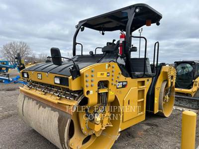 Caterpillar CB15 Smooth Drum Roller Compactor
