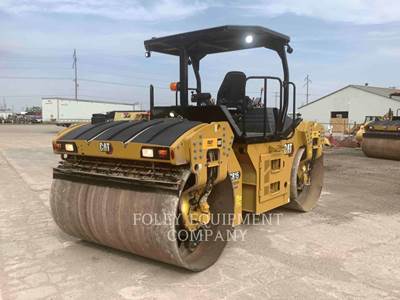 Caterpillar CB15 Smooth Drum Roller Compactor
