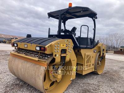 Caterpillar CB15 Smooth Drum Roller Compactor