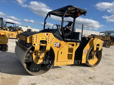Caterpillar CB16 Smooth Drum Roller Compactor