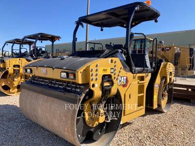Caterpillar CB16 Smooth Drum Roller Compactor