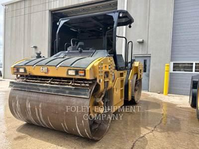 Caterpillar CB16 Smooth Drum Roller Compactor