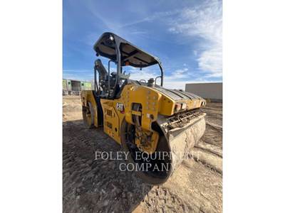 Caterpillar CB16 Smooth Drum Roller Compactor