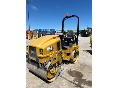Caterpillar CB2.7-03 Smooth Drum Roller Compactor