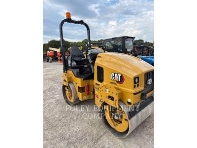 Caterpillar CB2.7-03 Smooth Drum Roller Compactor