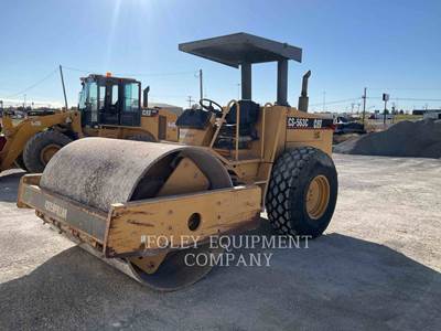 Caterpillar CS-563C Smooth Drum Roller Compactor